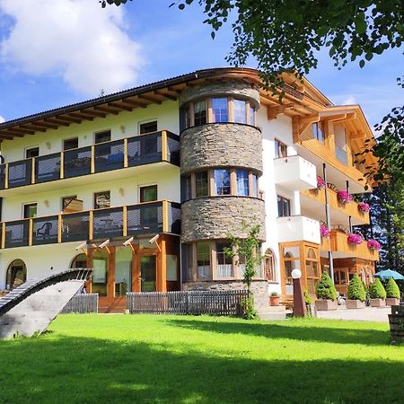 Guesthouse Rungg Badia (South Tyrol) Ngoại thất bức ảnh