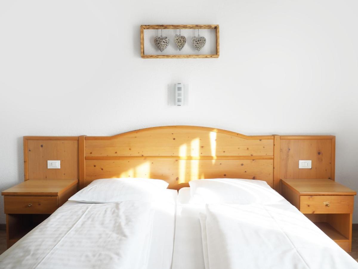 Guesthouse Rungg Badia (South Tyrol) Ngoại thất bức ảnh