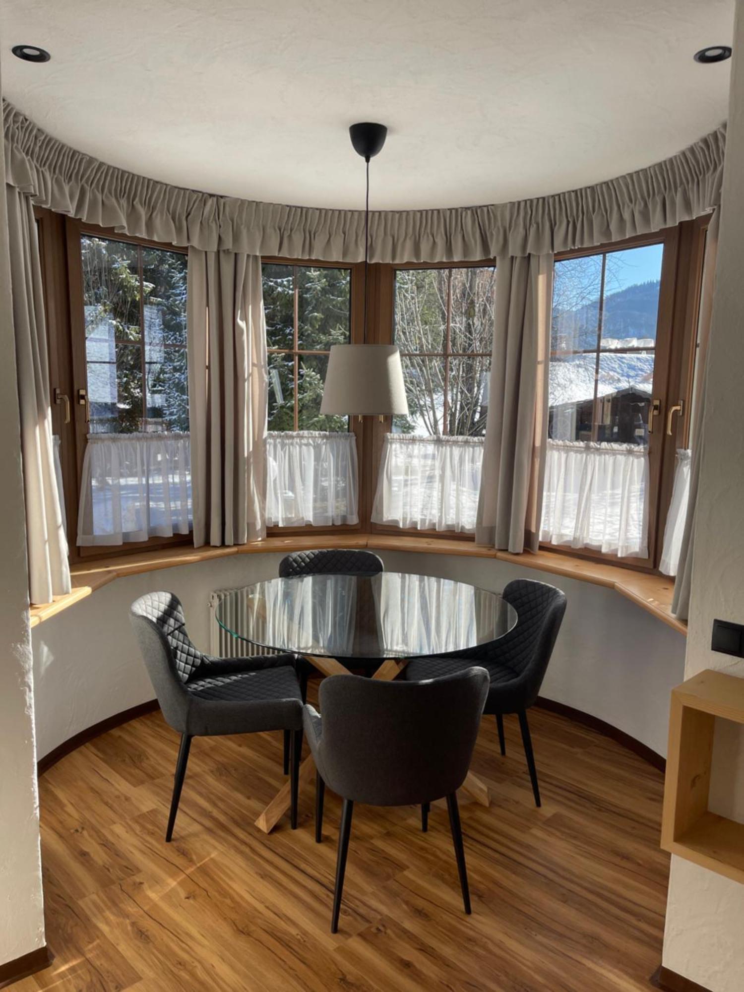 Guesthouse Rungg Badia (South Tyrol) Ngoại thất bức ảnh