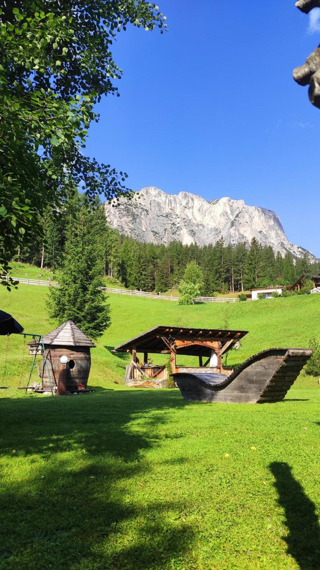 Guesthouse Rungg Badia (South Tyrol) Ngoại thất bức ảnh