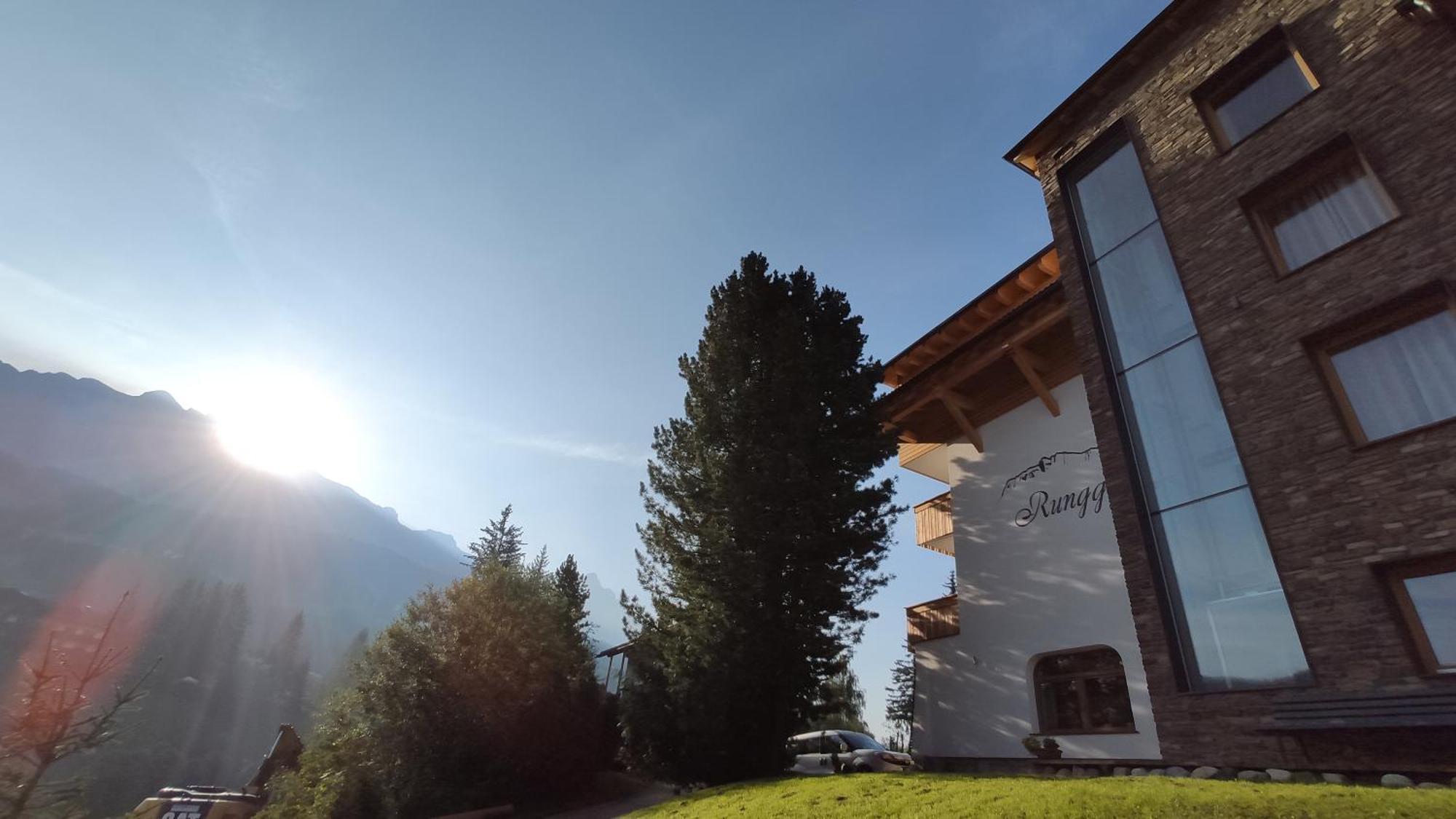 Guesthouse Rungg Badia (South Tyrol) Ngoại thất bức ảnh