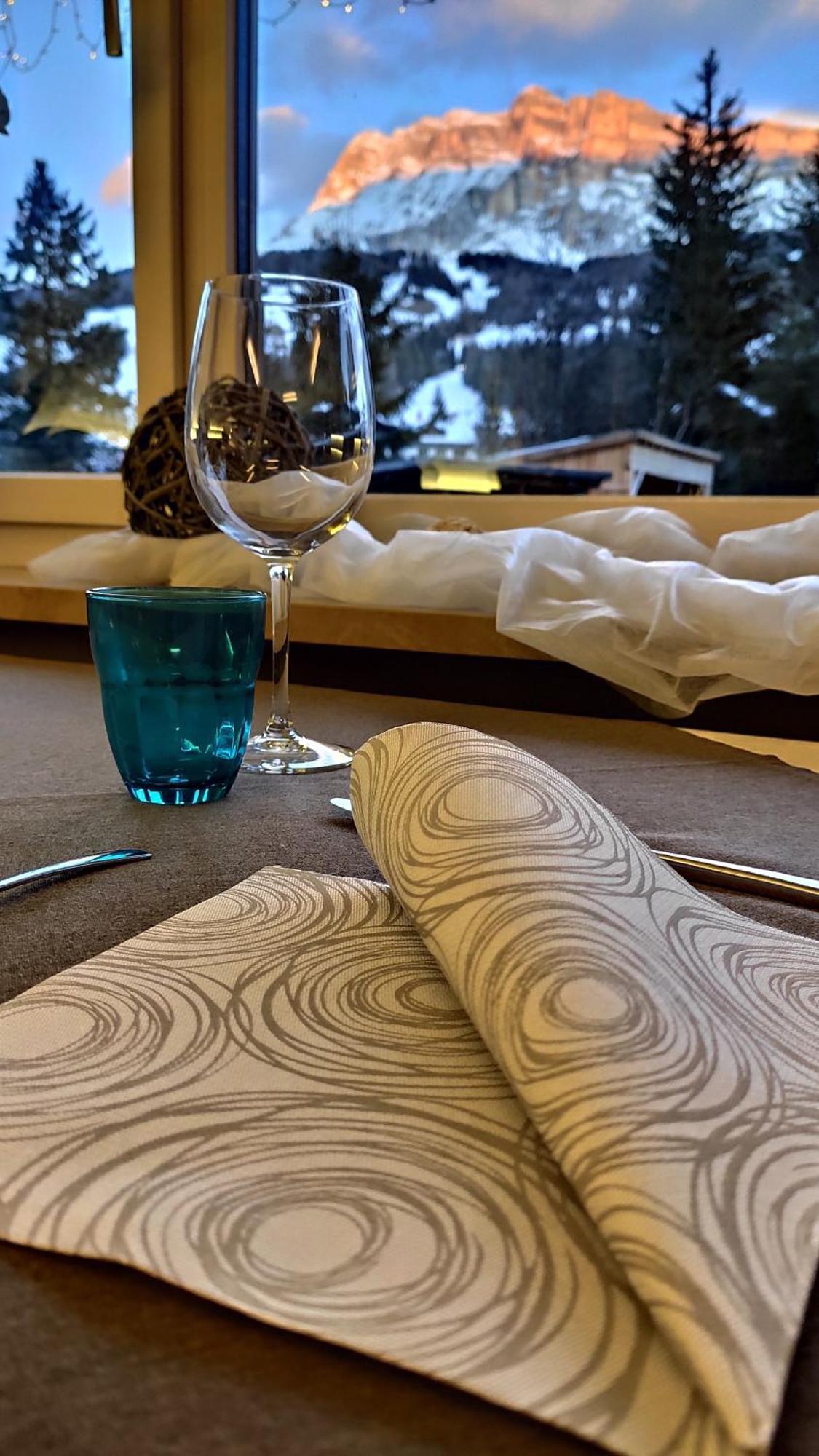 Guesthouse Rungg Badia (South Tyrol) Ngoại thất bức ảnh