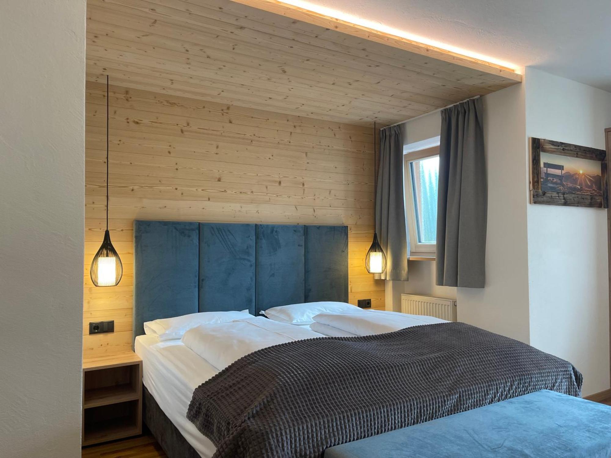 Guesthouse Rungg Badia (South Tyrol) Ngoại thất bức ảnh